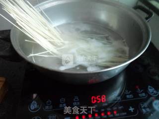 包菜丝炒面的做法步骤：6