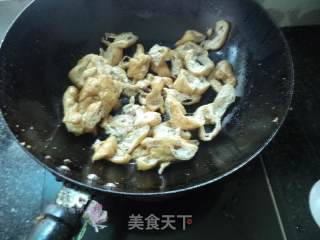 腊肠瘦肉油豆腐丝的做法步骤：7
