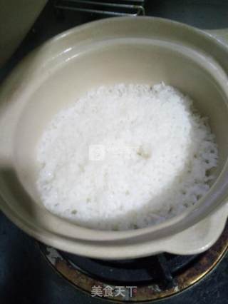 砂锅牛肉焖饭的做法步骤：1