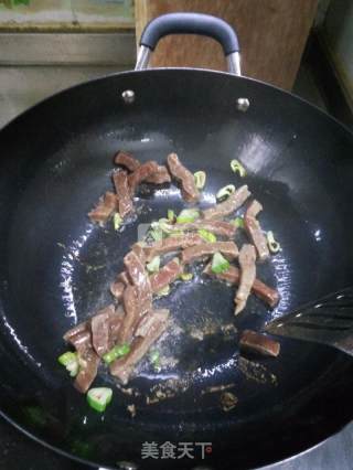 砂锅牛肉焖饭的做法步骤：8