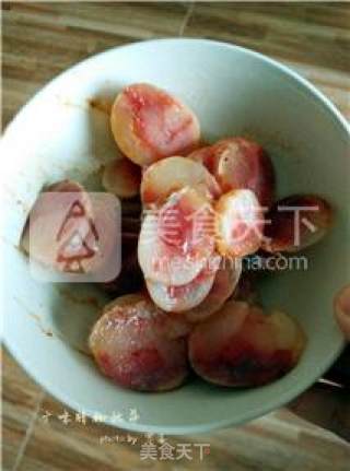 【腊味季】广味腊肠披萨的做法步骤：3