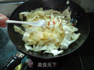 米椒包菜丝的做法步骤：7