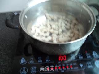 土豆小肠煲汤的做法步骤：3