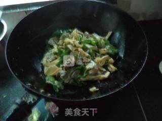 青椒蛋皮肉丝的做法步骤：7