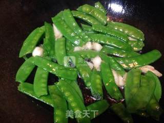 清炒豌豆片的做法步骤：3