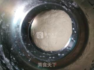 芹菜猪肉水饺的做法步骤：2