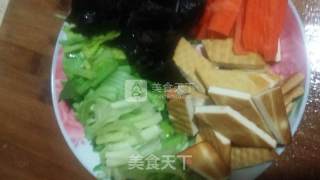 芹菜香干炒木耳的做法步骤：2