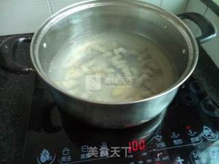 香菇小肠煲汤的做法步骤：7