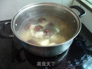 香菇小肠煲汤的做法步骤：10