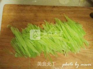 三文鱼大拌菜的做法步骤：3