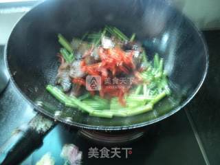 腊肉腊肠炒蒜苔的做法步骤：12