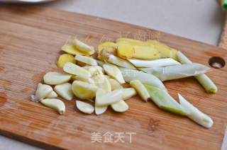 红烧黄骨鱼的做法步骤：2