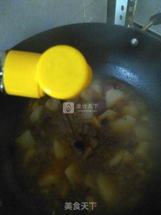 土豆烧牛肉的做法步骤：7