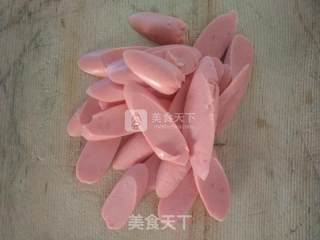 火腿肠鸡蛋面的做法步骤：3