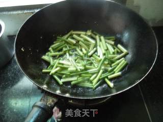 蒜苔鸭杂的做法步骤：9