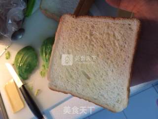 早餐鳄梨三明治的做法步骤：4