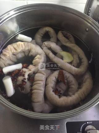 肥肠煲的做法步骤：4