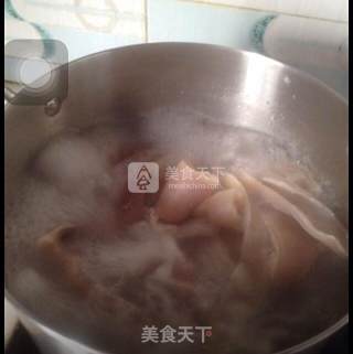 肉皮冻的做法步骤：2