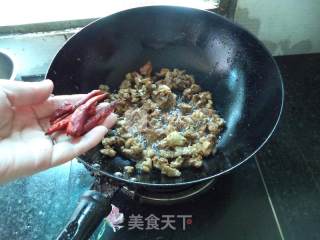 酸黄瓜炒鸭丁的做法步骤：7