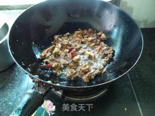 酸黄瓜炒鸭丁的做法步骤：8