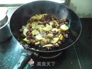 酸黄瓜炒鸭丁的做法步骤：11