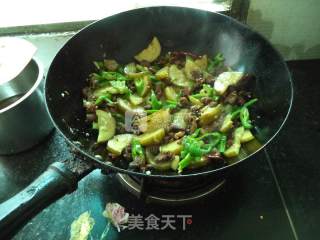 酸黄瓜炒鸭丁的做法步骤：13