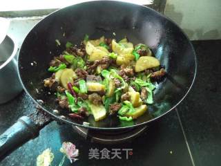 酸黄瓜炒鸭丁的做法步骤：14