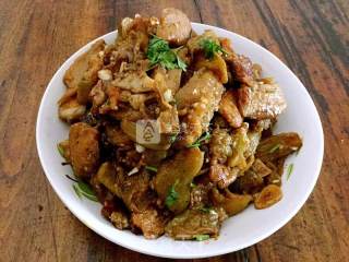 手撕茄子炒五花肉的做法步骤：6