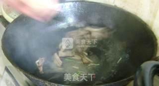 蒜苔牛肉的做法步骤：2