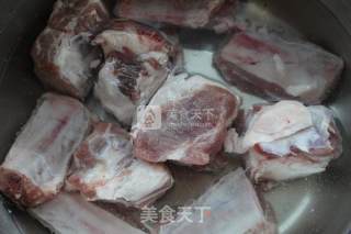 孜然排骨的做法步骤：1