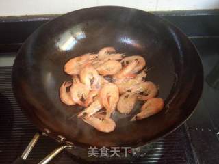 糖醋炒虾干的做法步骤：3