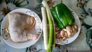 砂锅焗鸡的做法步骤：1