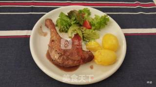 烤鸭腿配红酒酱汁的做法步骤：1