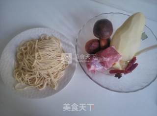 土豆焖面的做法步骤：1