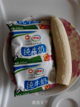 香蕉奶昔的做法步骤：1