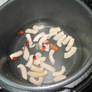 清炖小肠汤的做法步骤：4