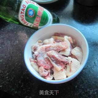 啤酒蒸老鸭--宴客菜的做法步骤：2