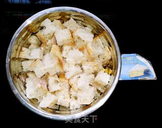 佐汤佳品---蓝芝士烤面包块(BLUE CHEESE CROUTONS)的做法步骤：1