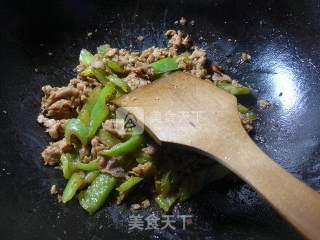 尖椒炒肥牛片的做法步骤：7