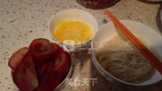 简单快捷热腾腾西红柿鸡蛋面的做法步骤：1