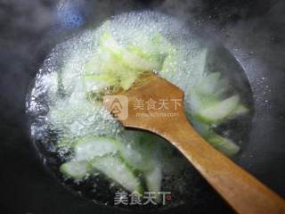 夜开花煮粉皮的做法步骤：3