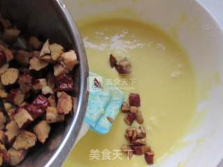 红枣戚风的做法步骤：4