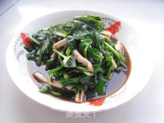 韭菜炒鱿鱼的做法步骤：5