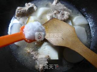 萝卜烧龙骨的做法步骤：8