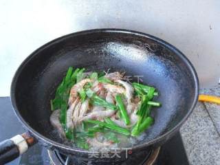 葱炒虾的做法步骤：3