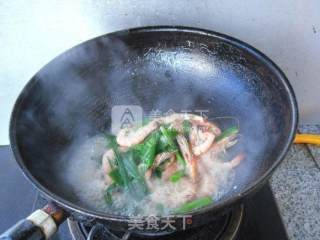 葱炒虾的做法步骤：4