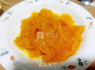 早餐主食之——奶香南瓜花卷的做法步骤：1