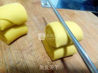 早餐主食之——奶香南瓜花卷的做法步骤：9