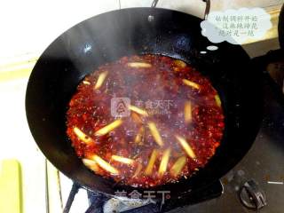 重庆麻辣水煮蹄花的做法步骤：3
