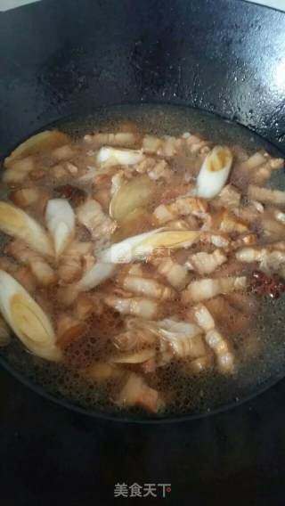 五花肉土豆盖浇饭的做法步骤：6